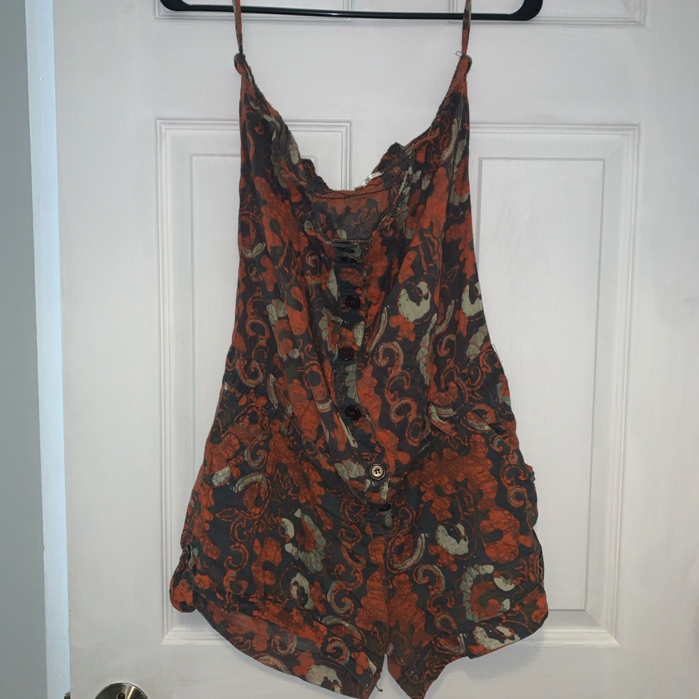 Women’s romper with pockets